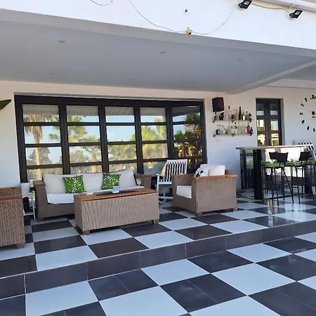 The Pervoli - Pool - Close To