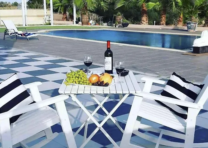 Апартаменты The Pervoli - Pool - Close To Ларнака