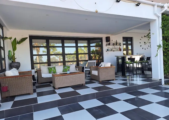 The Pervoli - Pool - Close To